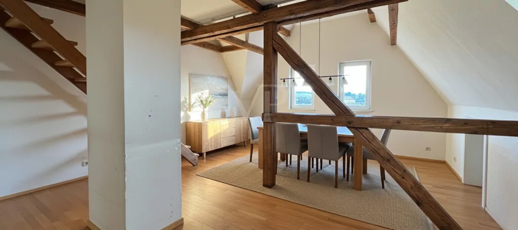 Essbereich im Dachgeschoss