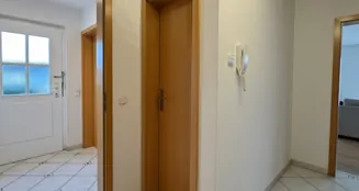 von_poll_real_estate_property_25062040_image_2