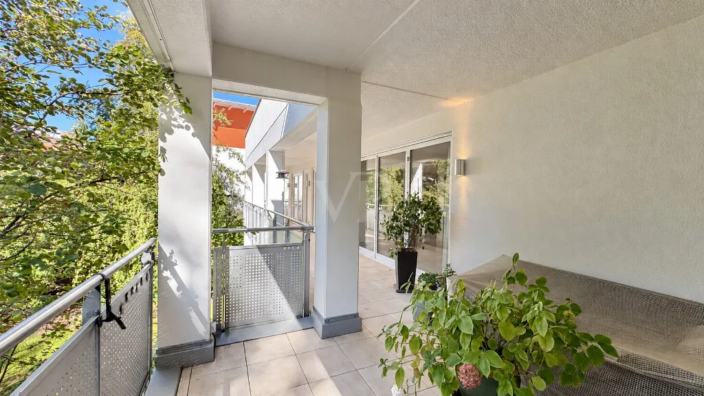 großzügig dimensionierter Balkon