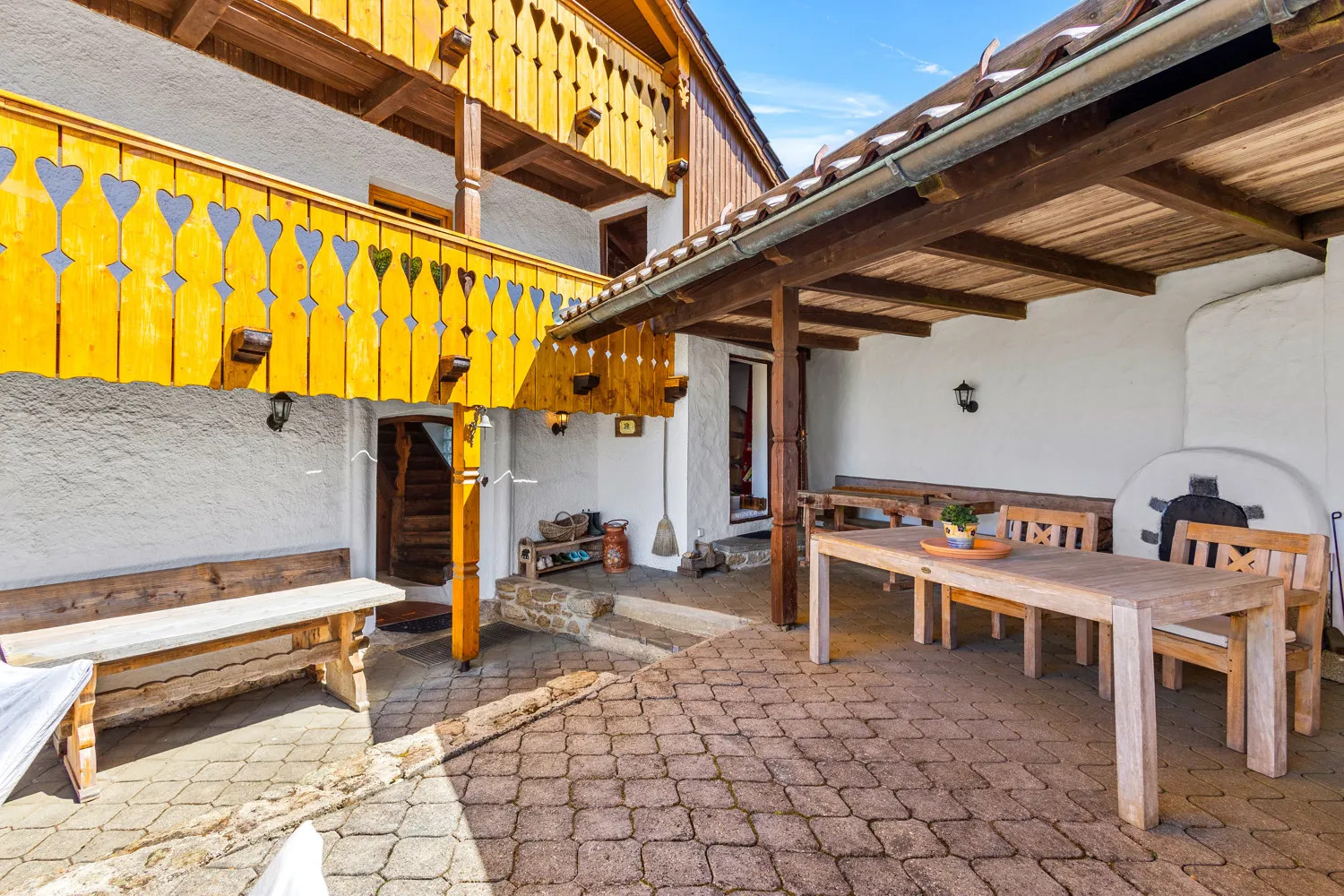 Charmantes Bauernhaus mit Traumblick oberhalb von Deggendorf