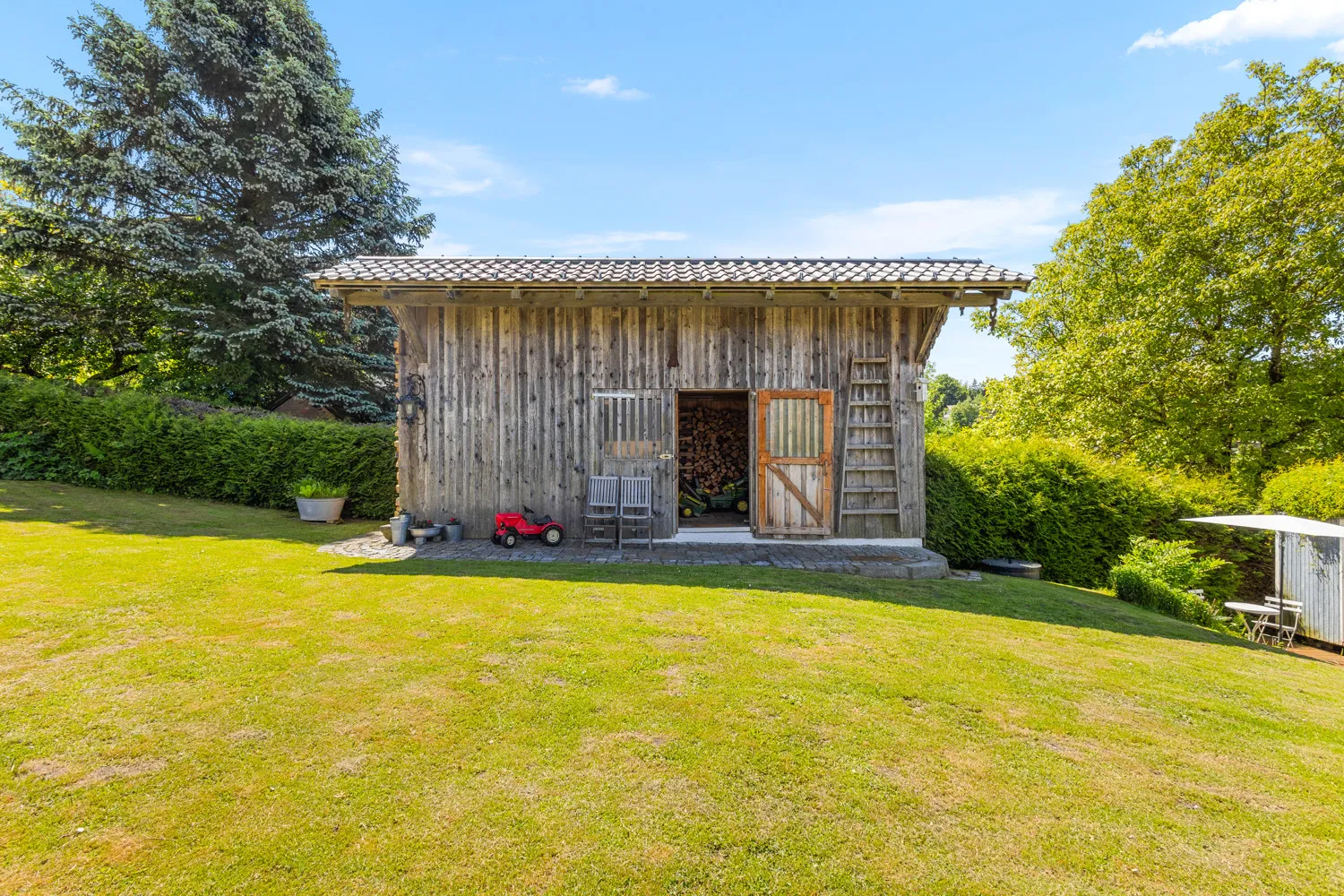 Charmantes Bauernhaus mit Traumblick oberhalb von Deggendorf