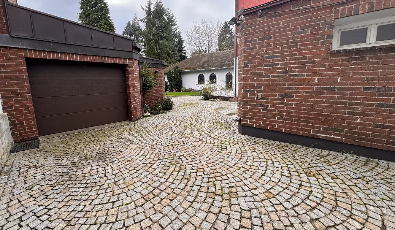 Wohn- und Geschäftshaus in zentraler Lage ** ca. 930 € / m² Wohn-/Gewerbe-/Nutzfläche