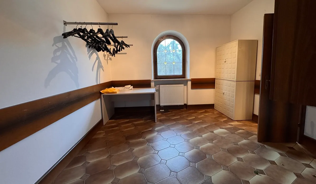 Wohn- und Geschäftshaus in zentraler Lage ** ca. 930 € / m² Wohn-/Gewerbe-/Nutzfläche