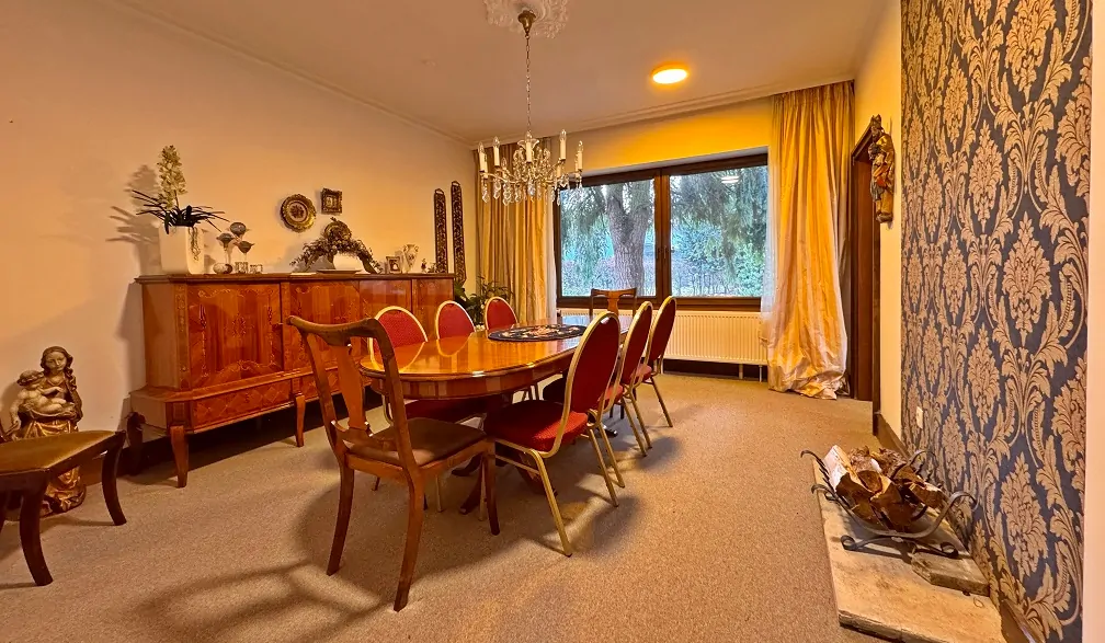 Wohn- und Geschäftshaus in zentraler Lage ** ca. 930 € / m² Wohn-/Gewerbe-/Nutzfläche