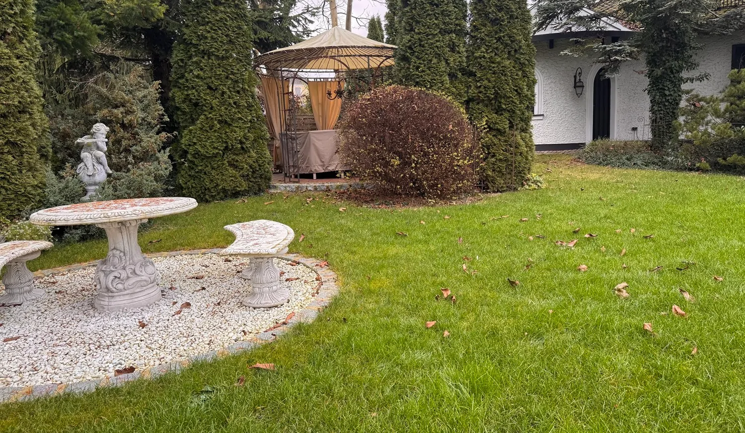 Wohn- und Geschäftshaus in zentraler Lage ** ca. 930 € / m² Wohn-/Gewerbe-/Nutzfläche