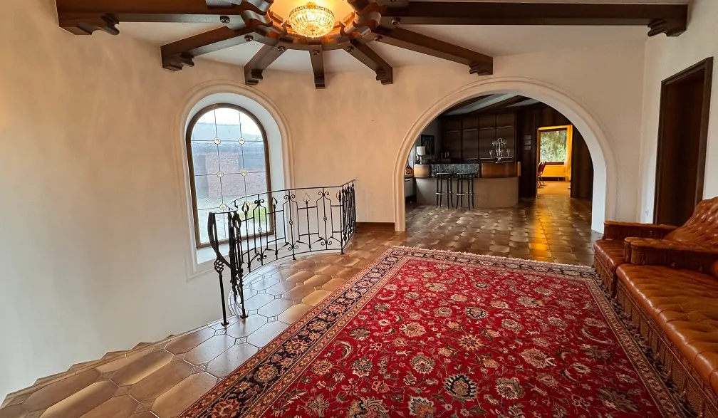 Wohn- und Geschäftshaus in zentraler Lage ** ca. 930 € / m² Wohn-/Gewerbe-/Nutzfläche