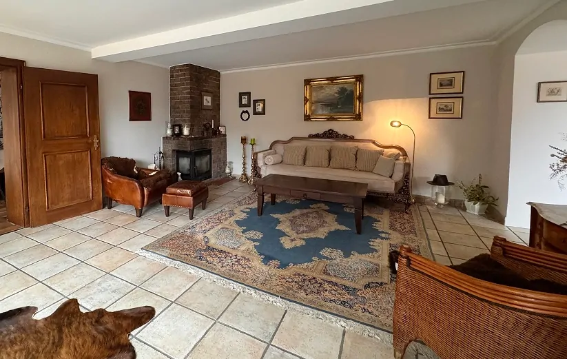 Wohn- und Geschäftshaus in zentraler Lage ** ca. 930 € / m² Wohn-/Gewerbe-/Nutzfläche