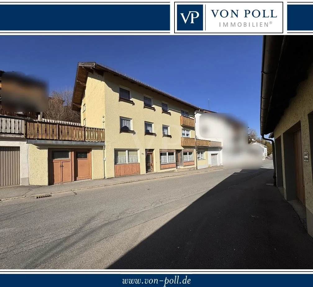 Amplio edificio residencial y comercial con 6 garajes.