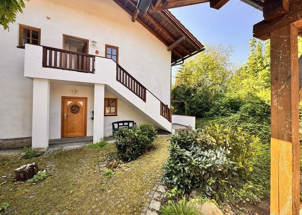 Wohnhaus mit 2 Wohnungen in der Nähe vom Kohlberg in Deggendorf