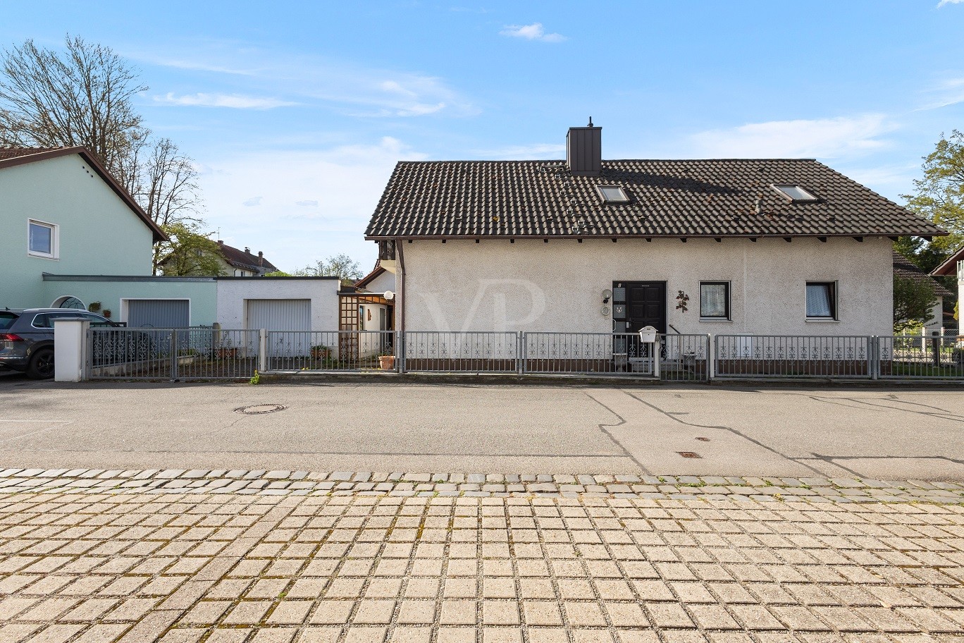 Einfamilienhaus in ruhiger Stichstraße mit Garage und Keller
