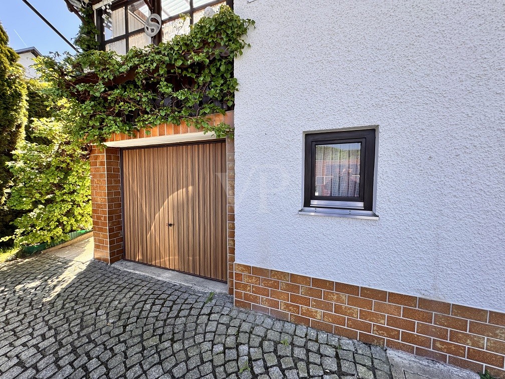 Kleines und charmantes Wohnhaus auf großem Erbbaugrundstück