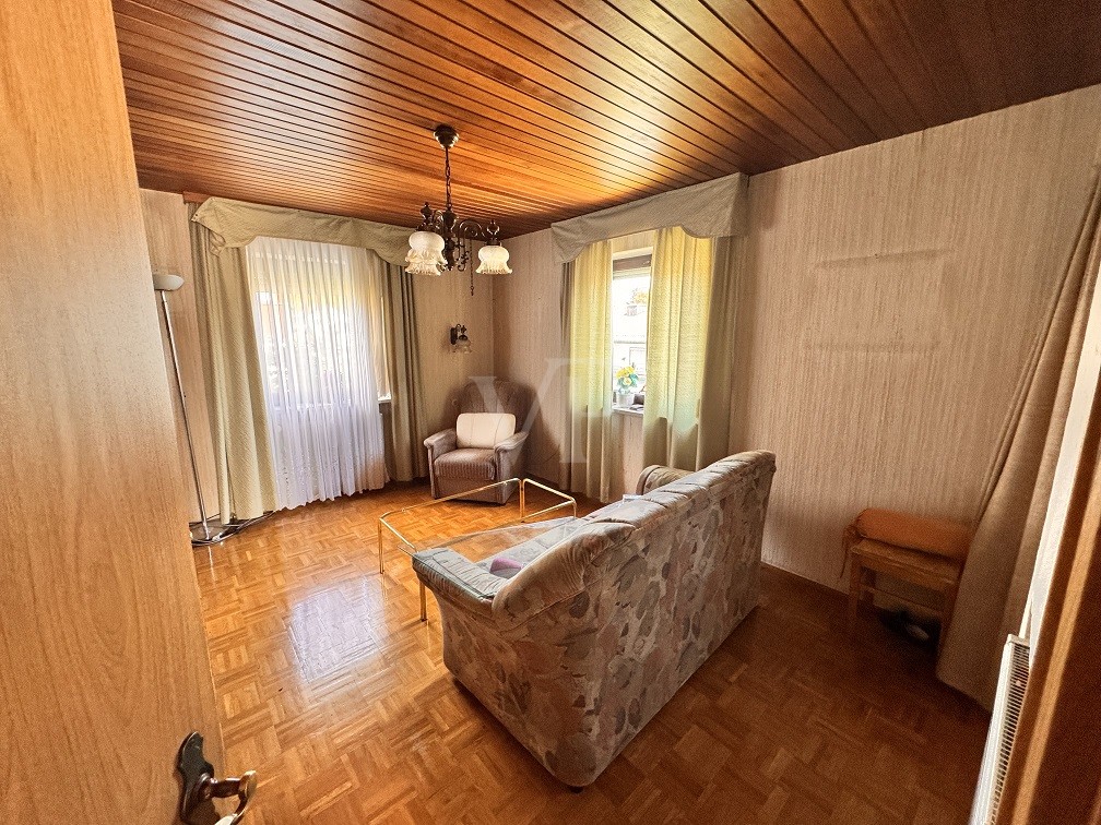 Kleines und charmantes Wohnhaus auf großem Erbbaugrundstück