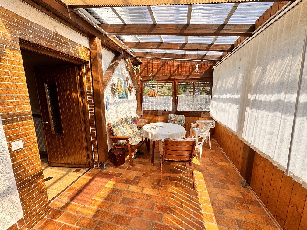 Kleines und charmantes Wohnhaus auf großem Erbbaugrundstück
