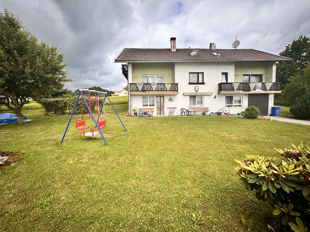Geräumiges Wohnhaus auf großem Grundstück