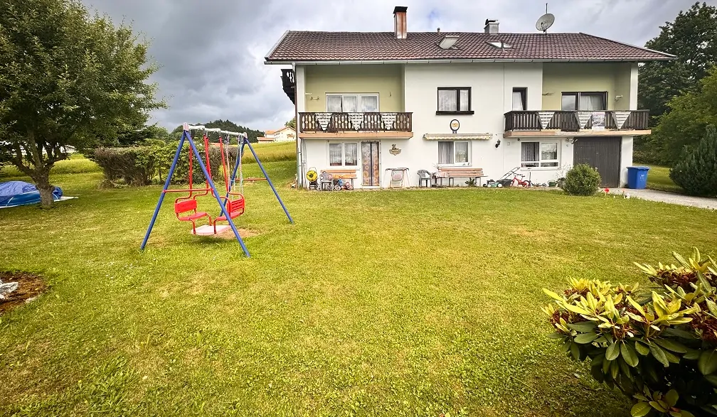 Geräumiges Wohnhaus auf großem Grundstück