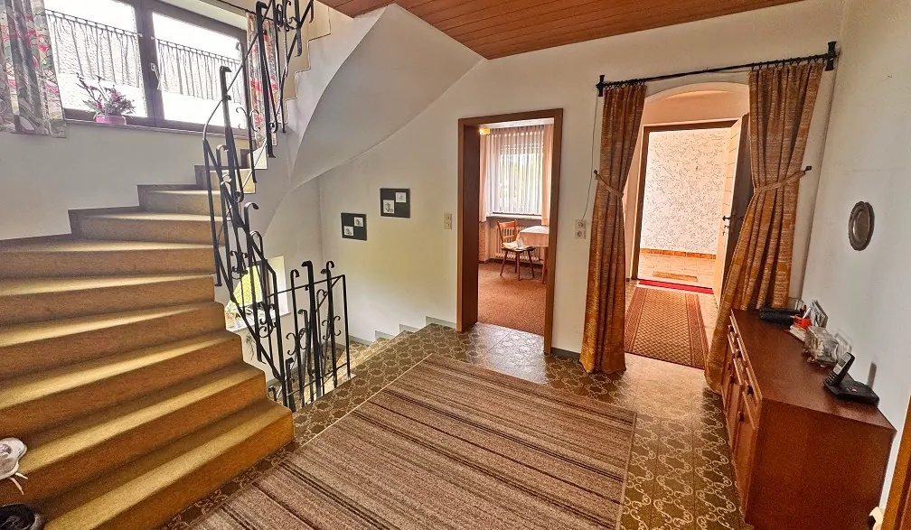 Einfamilienhaus mit Keller in ruhiger Lage