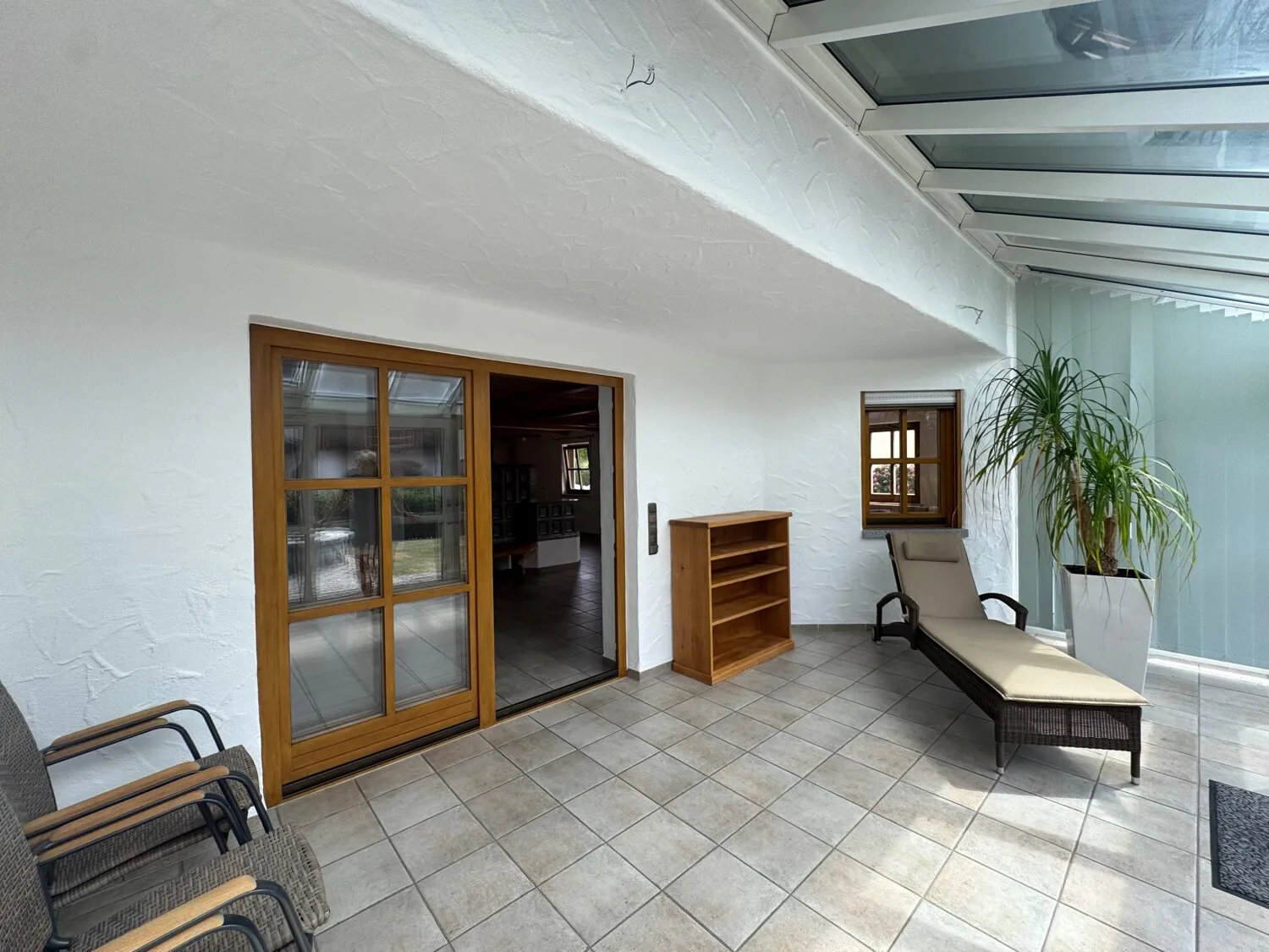 Altersgerechte 3-Zimmerwohnung mit großem Keller, Wintergarten und Kachelofen