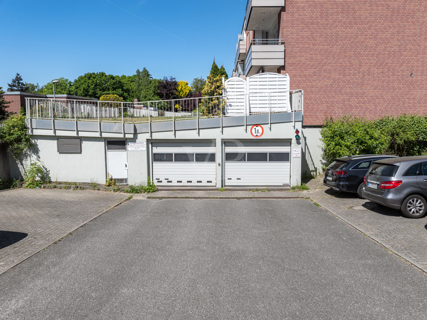 Zufahrt Garage