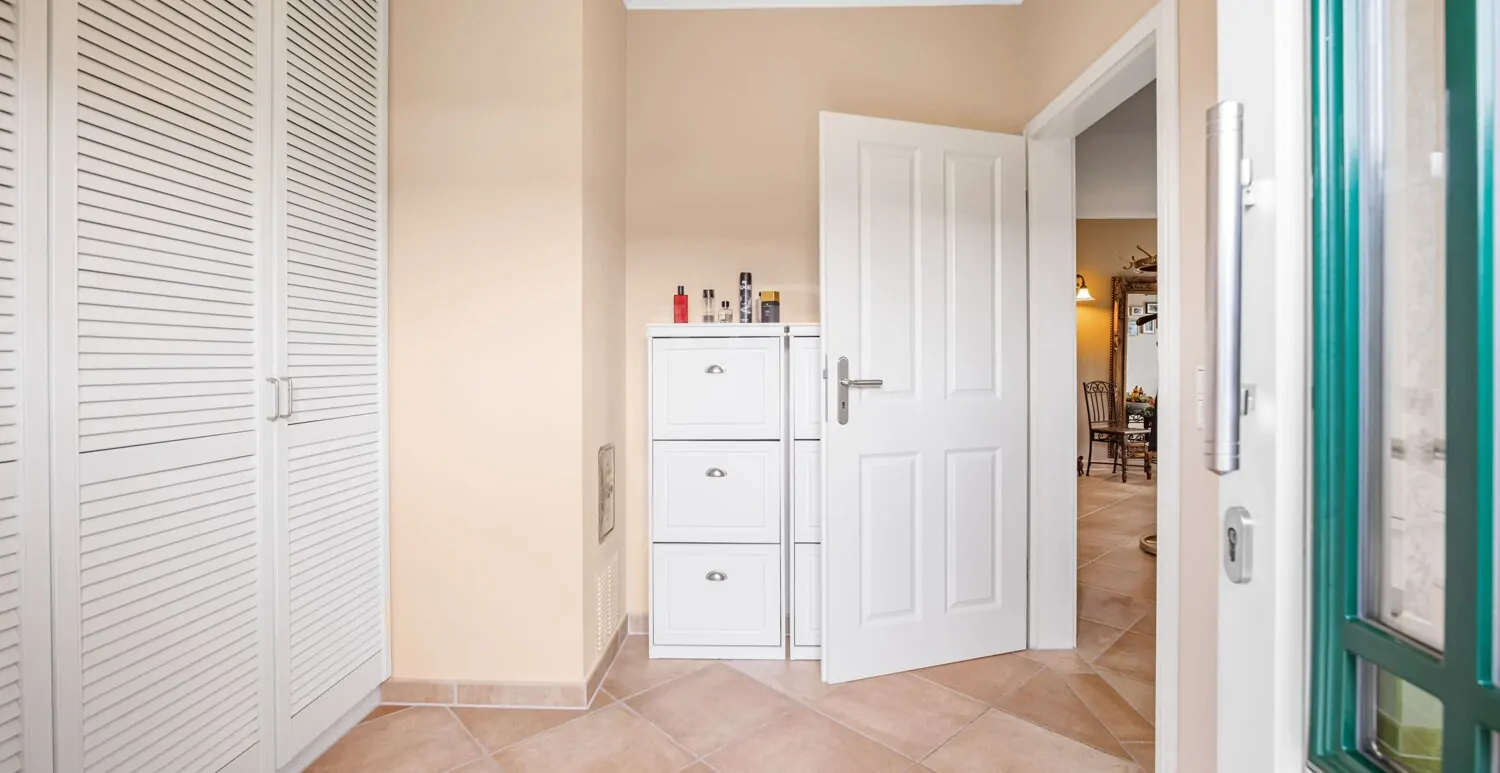 Abstellraum mit Aussentür