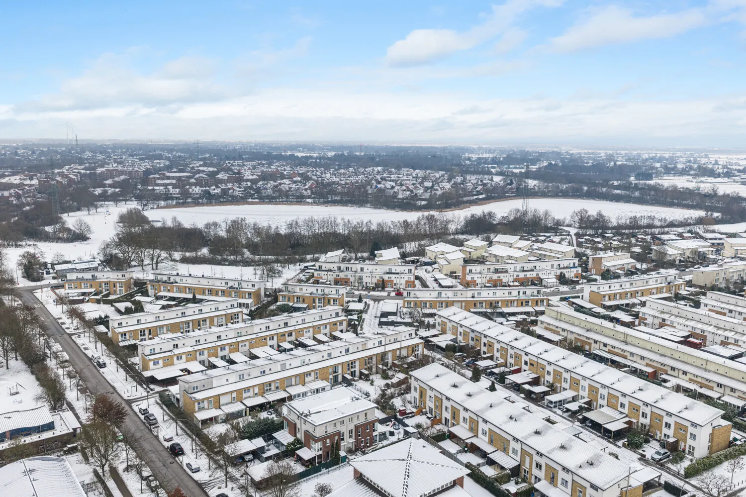 Umgebung mit Badesee