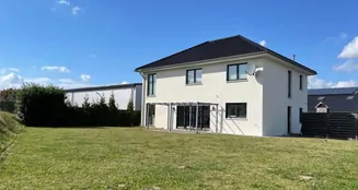 von_poll_real_estate_property_25028475_image_0