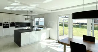 von_poll_real_estate_property_25028475_image_1