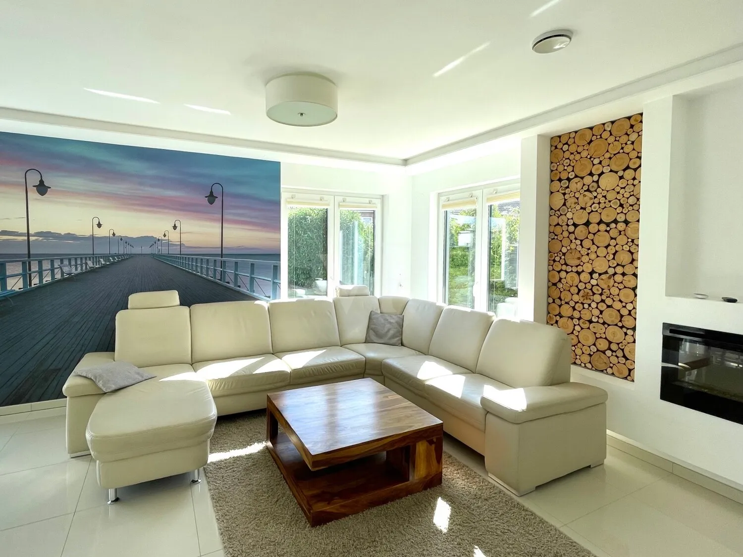 Brand new house with partial commercial use!