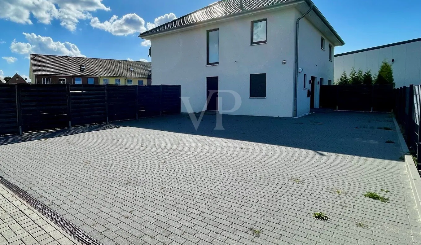 Neuwertiges Haus mit teilgewerblicher  Nutzung!