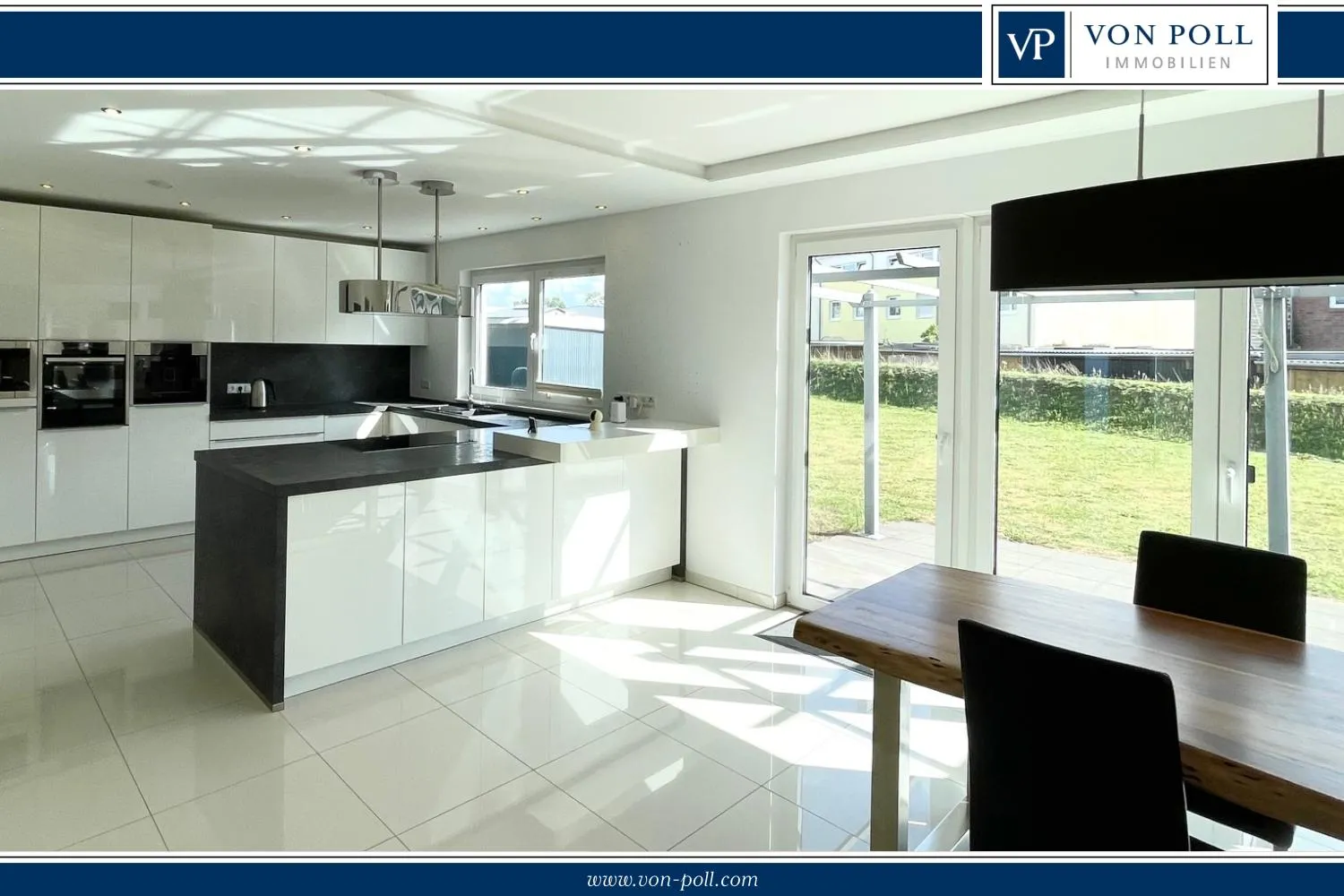 Brand new house with partial commercial use!