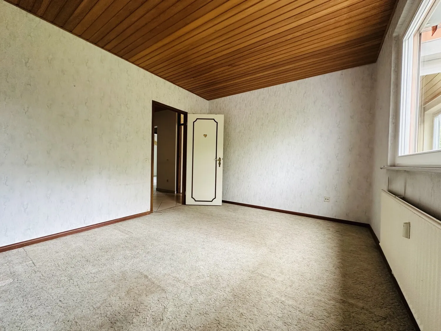 Kinder-/Ess-/Schlafzimmer