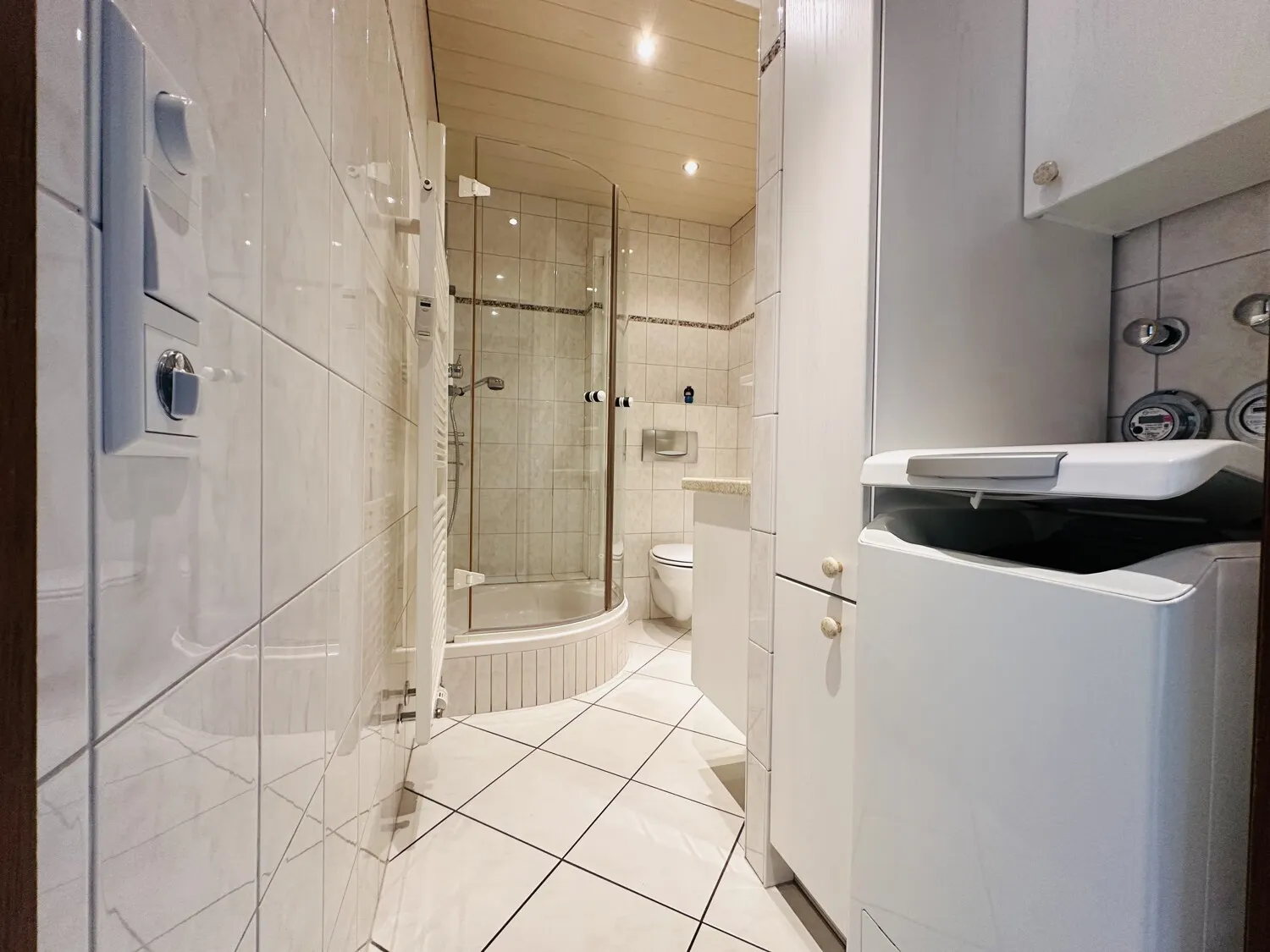 Bad mit Dusche