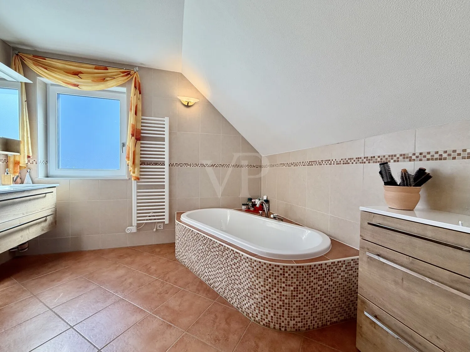 Großzügiges Badezimmer