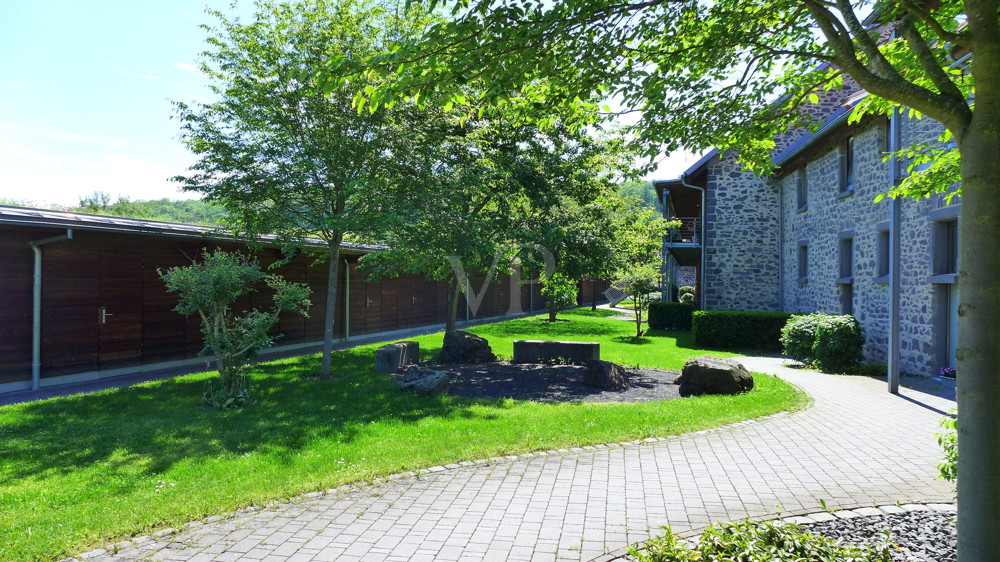 Abstellräume und Carport