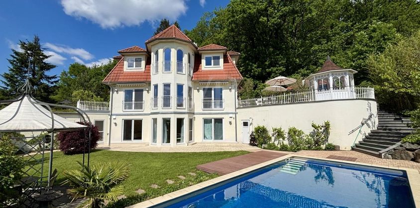 von Poll Immobilien GmbH