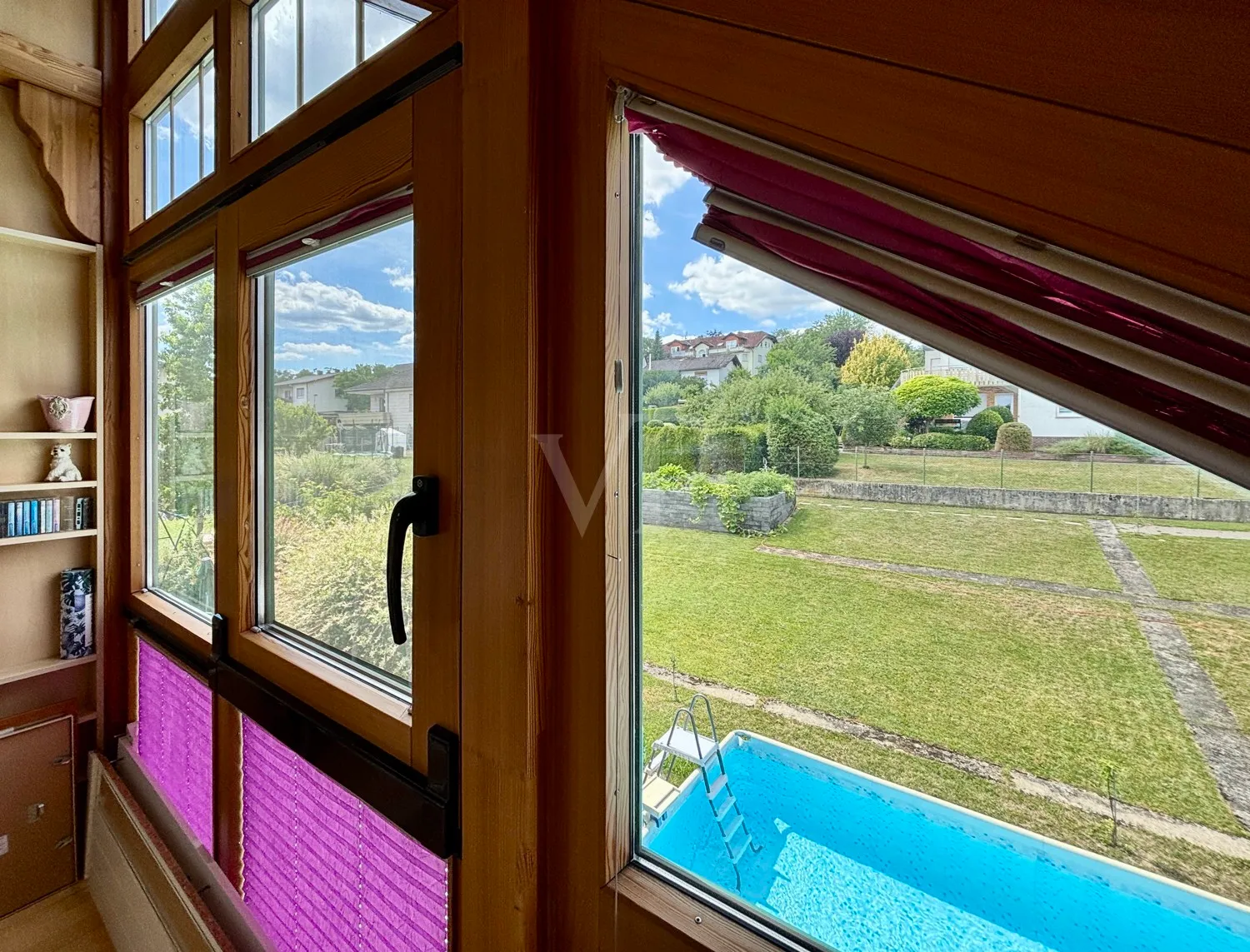 Blick aus dem Obergeschoß Richtung Garten