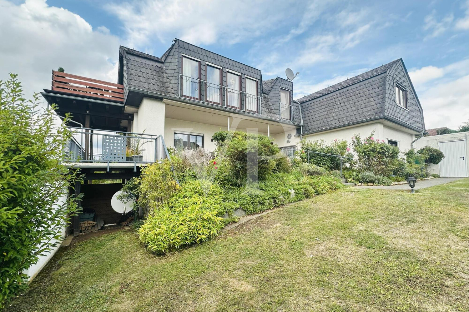 Blick vom Garten Richtung Haus