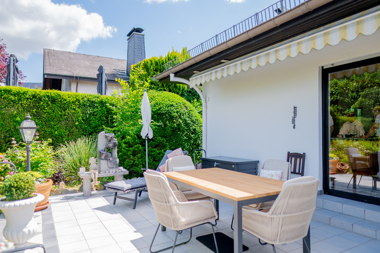 Wunderschönes Einfamilienhaus mit Einliegerwohnung und traumhaftem großen Garten - Hünfelden Dauborn