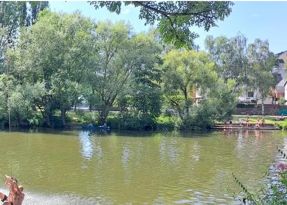 Badeinsel vor Ort