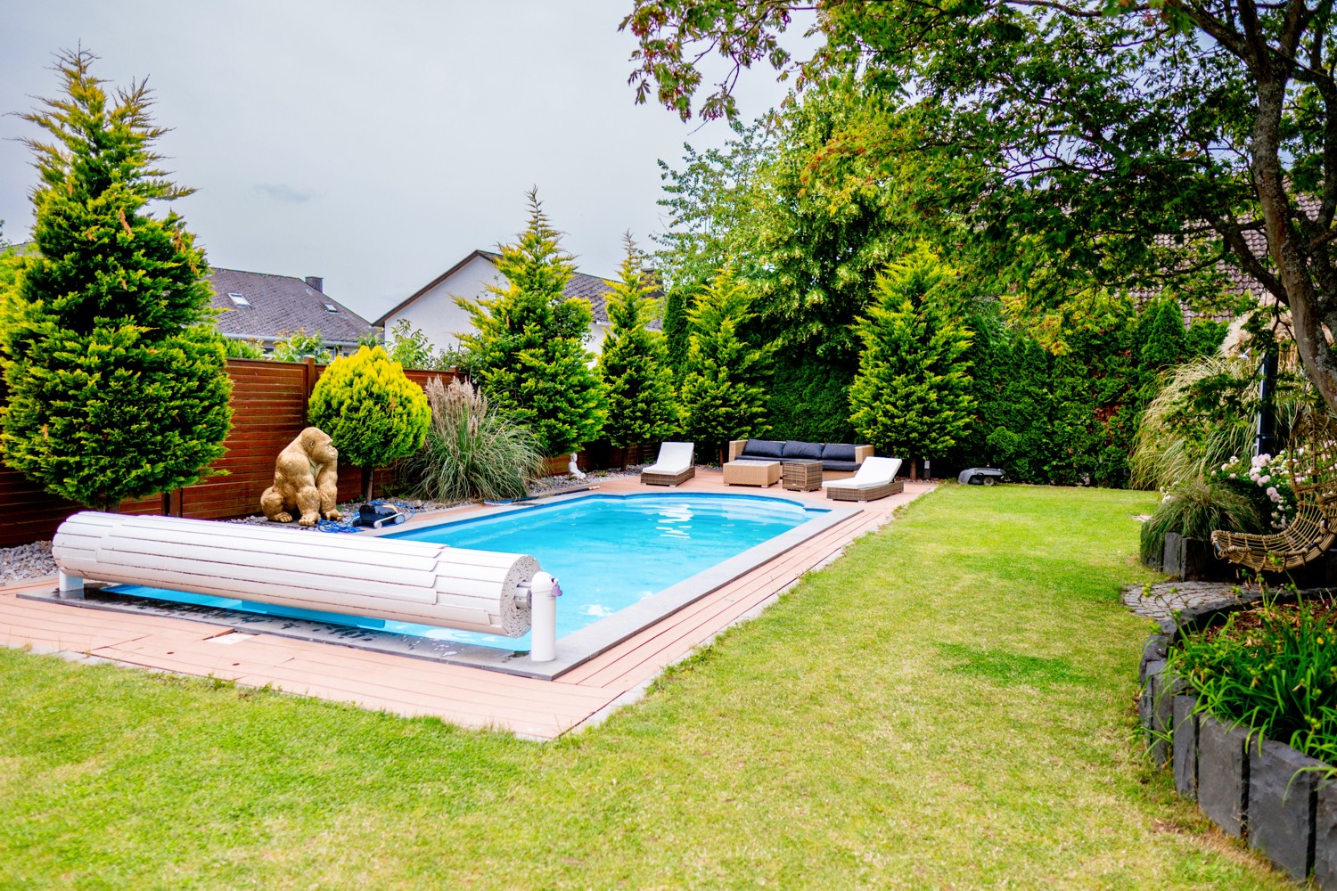 Exklusives Einfamilienhaus mit Pool in sehr ruhiger Lage in Limburg