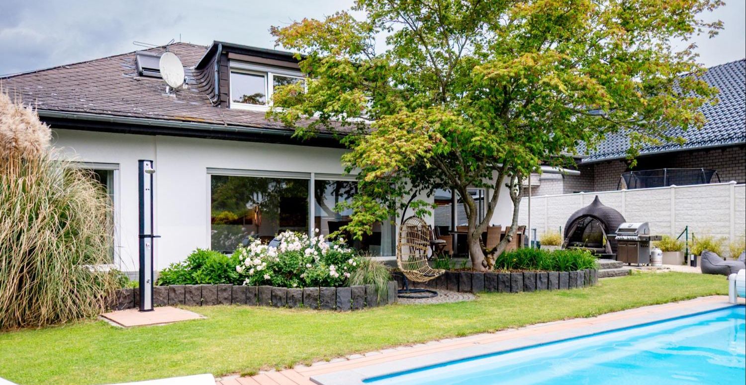 Exklusives Einfamilienhaus mit Pool in sehr ruhiger Lage in Limburg