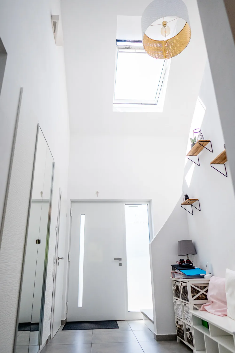 Limburgo. Moderna casa indipendente con appartamento indipendente, dotata di tutti i comfort.