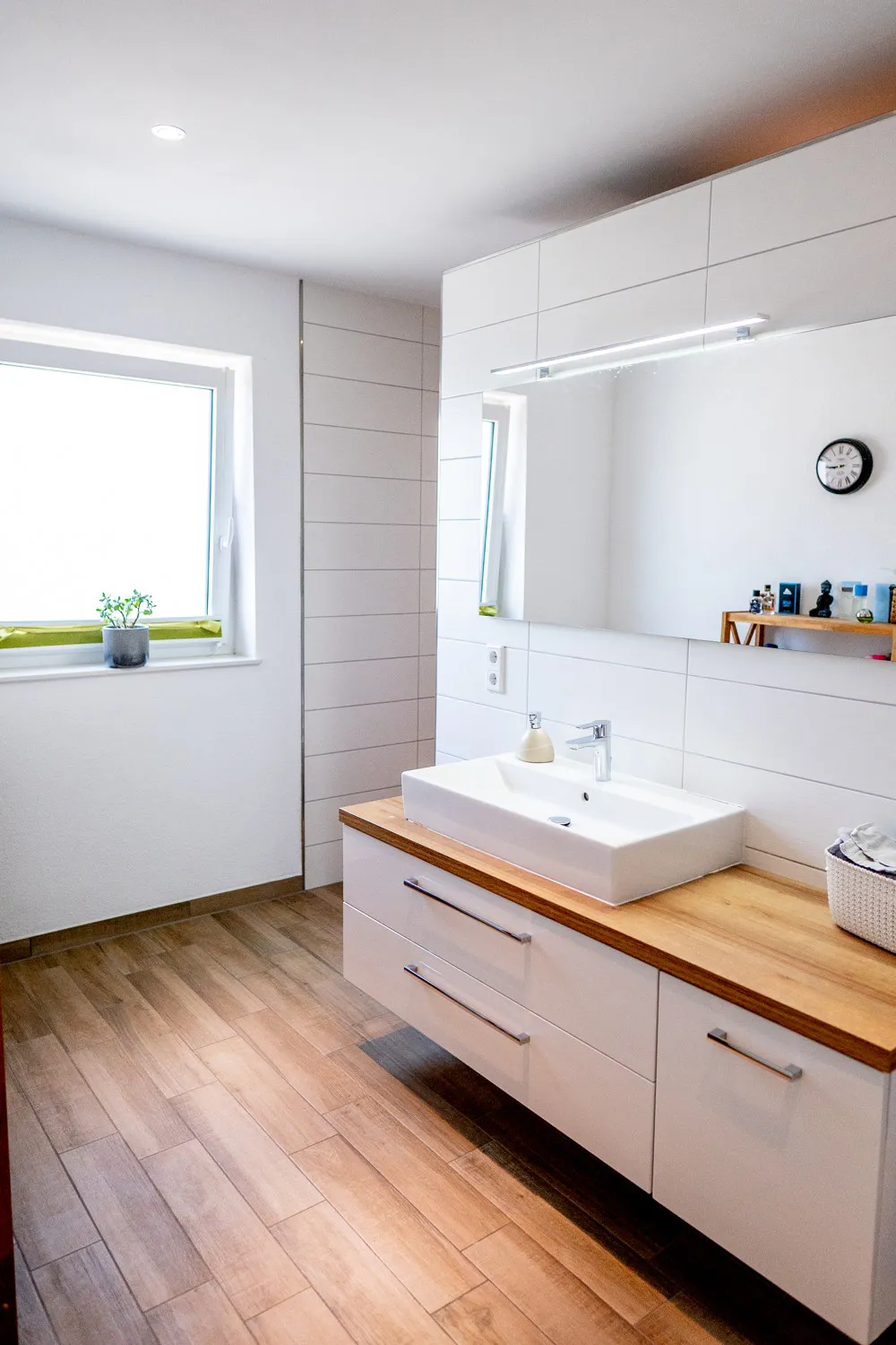 Limburgo. Moderna casa indipendente con appartamento indipendente, dotata di tutti i comfort.