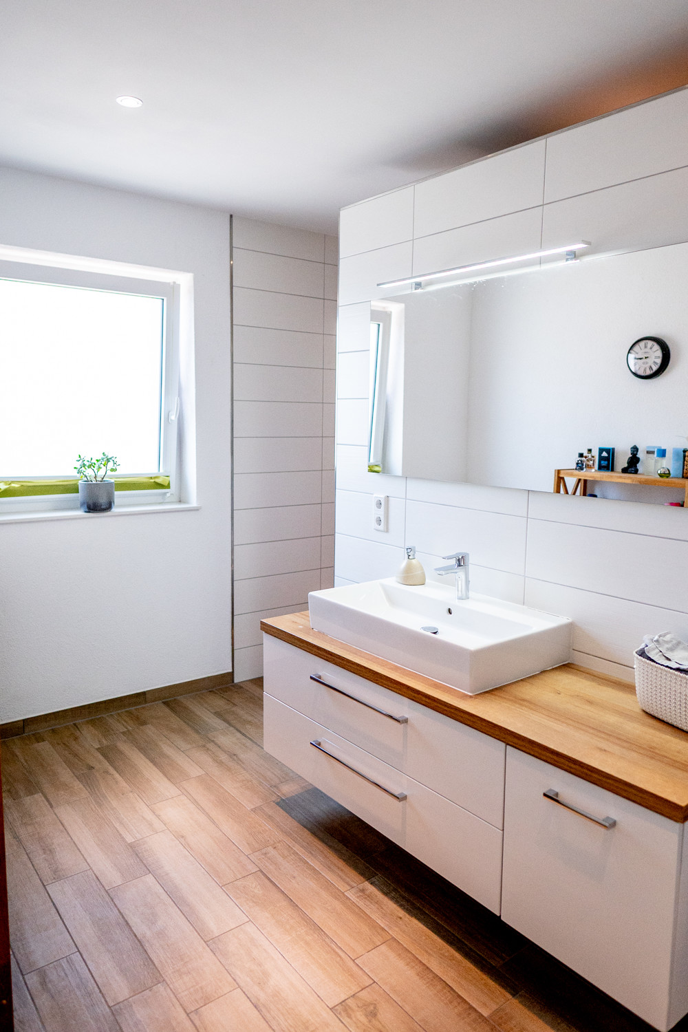 Limburg. Großzügiges modernes EFH mit Einliegerwohnung.