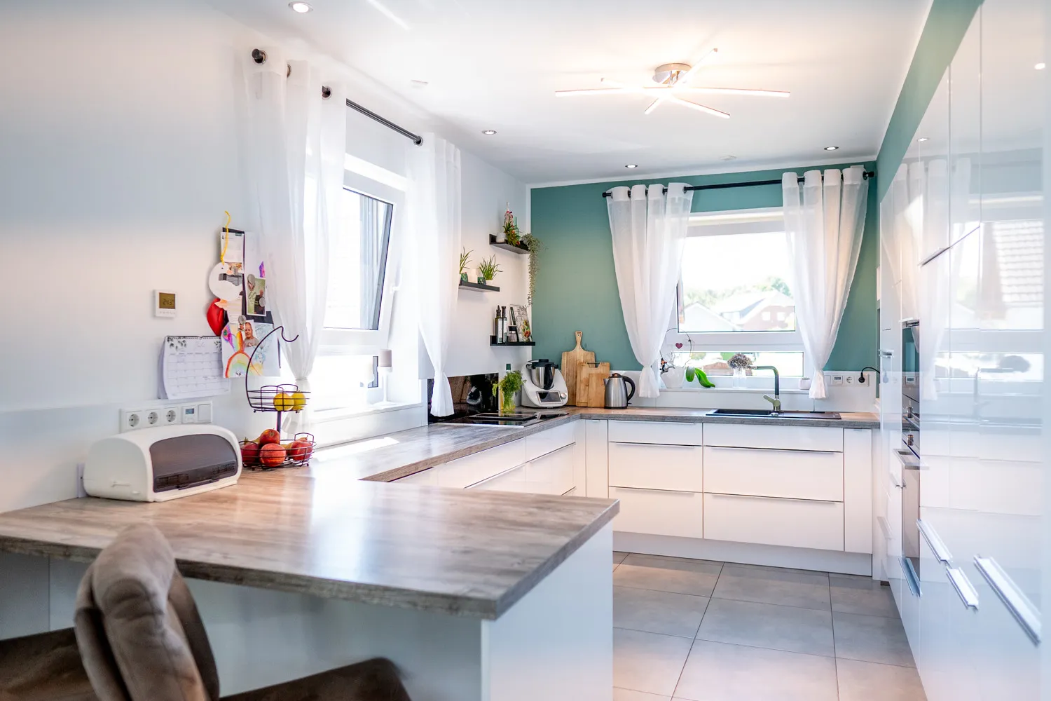 Limburgo. Moderna casa indipendente con appartamento indipendente, dotata di tutti i comfort.