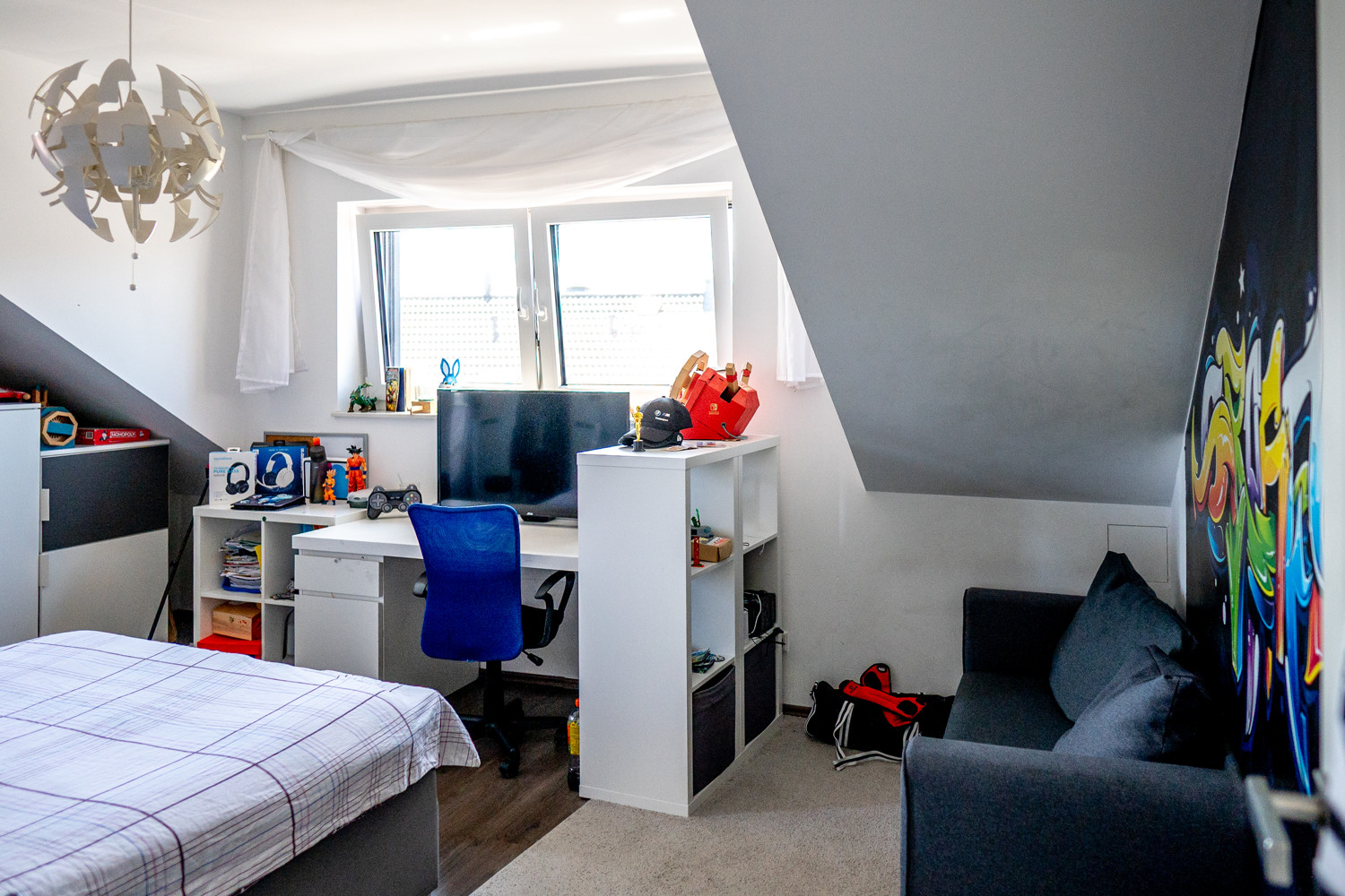 Limburg. Großzügiges modernes EFH mit Einliegerwohnung.