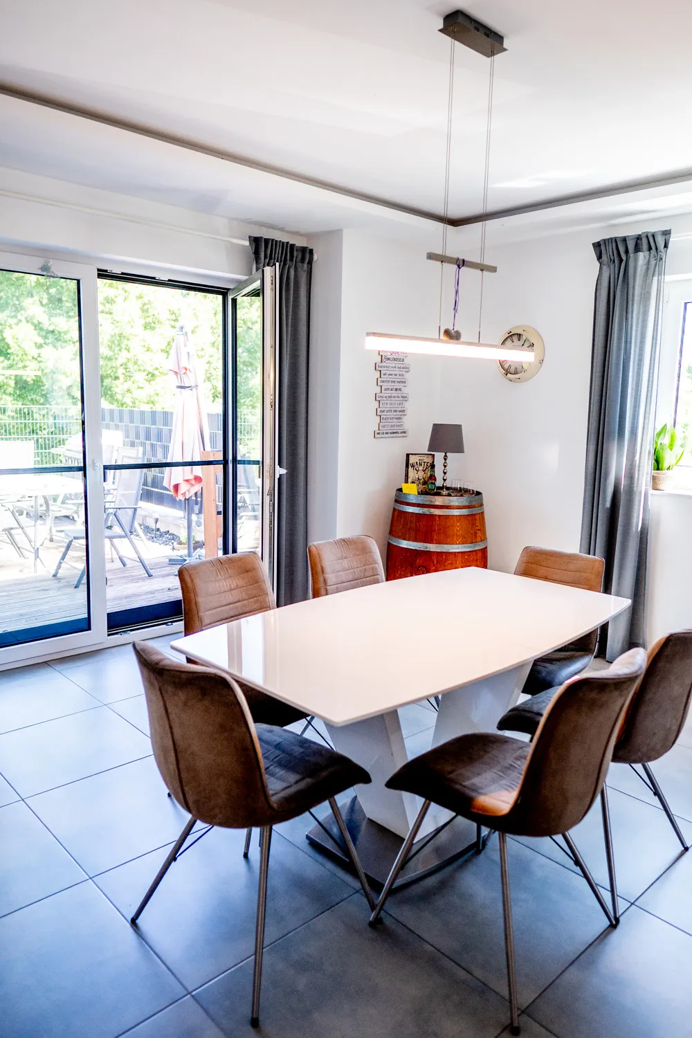 Limburgo. Moderna casa indipendente con appartamento indipendente, dotata di tutti i comfort.