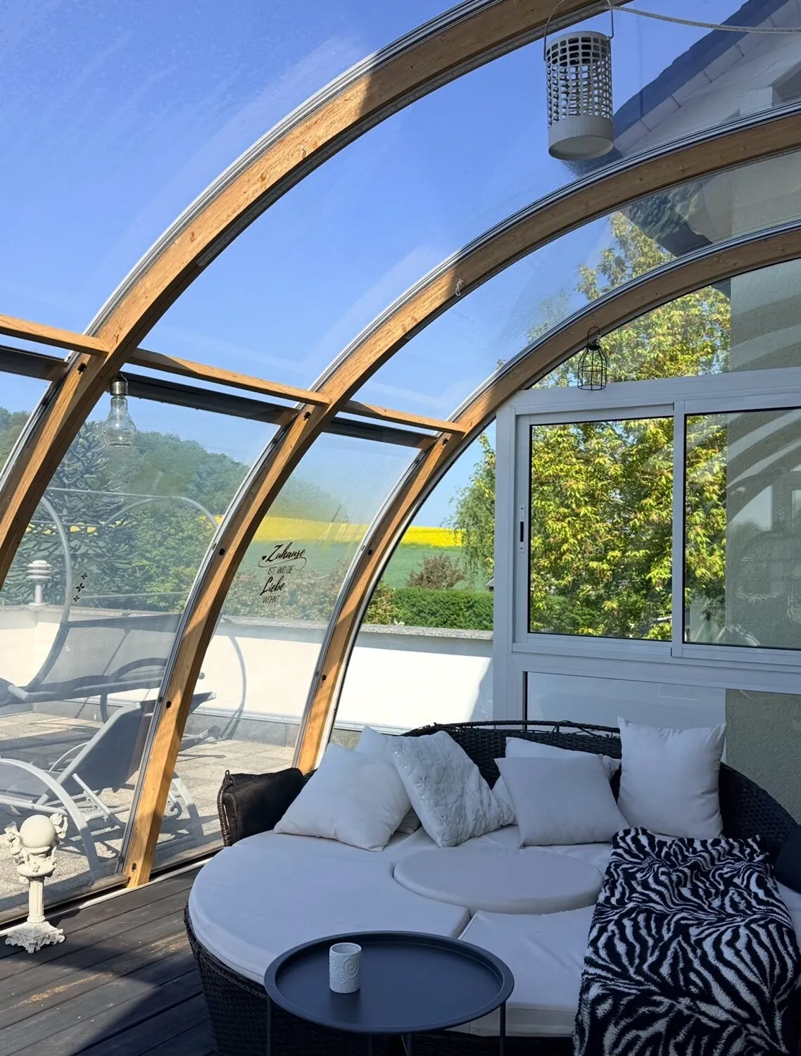 Waldbrunn. Repräsentatives Wohnen mit viel Platz für Familie und Arbeiten.