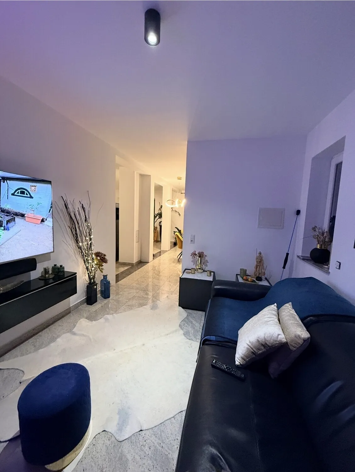 Waldbrunn. Repräsentatives Wohnen mit viel Platz für Familie und Arbeiten.