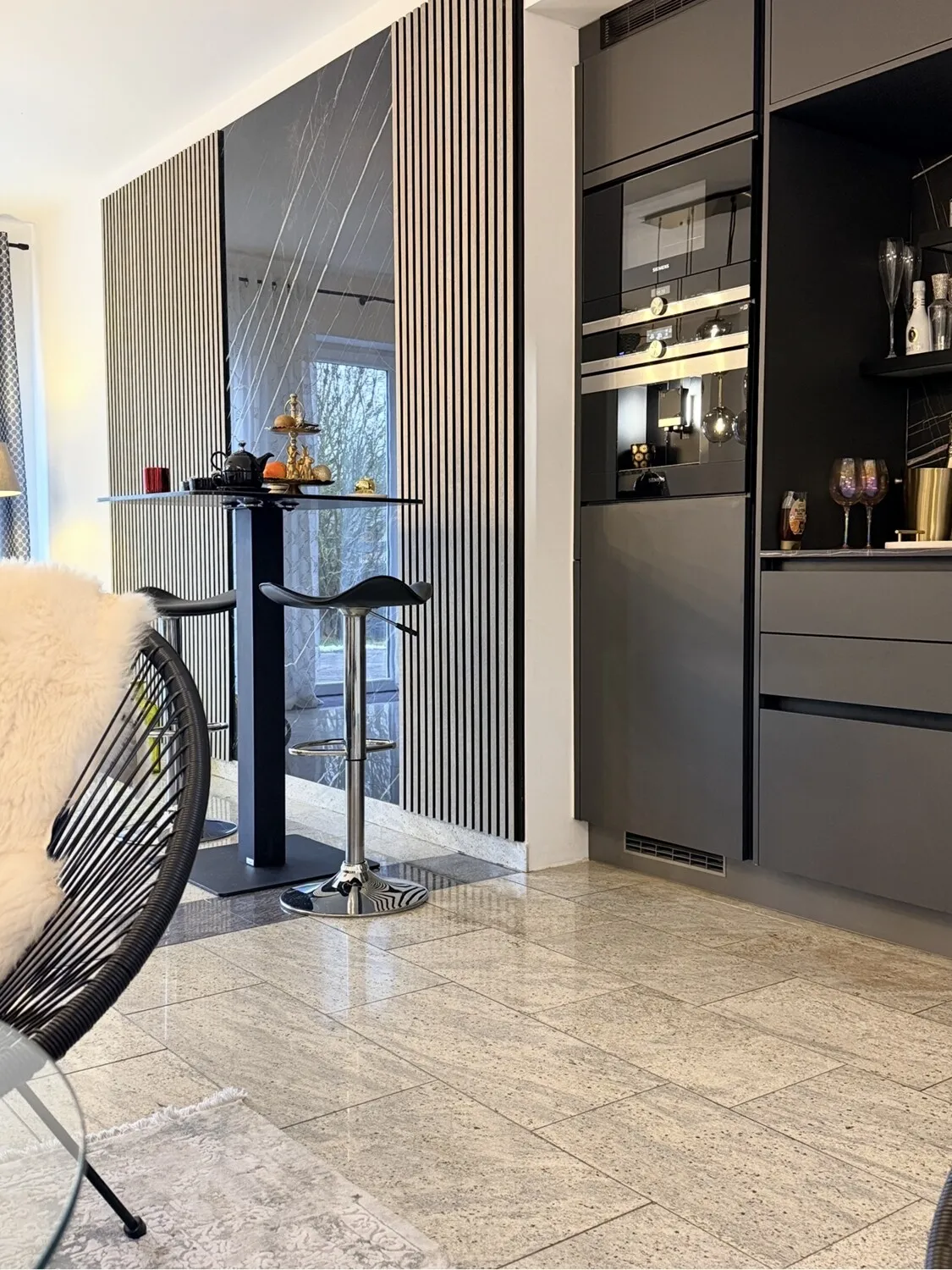 Waldbrunn. Repräsentatives Wohnen mit viel Platz für Familie und Arbeiten.