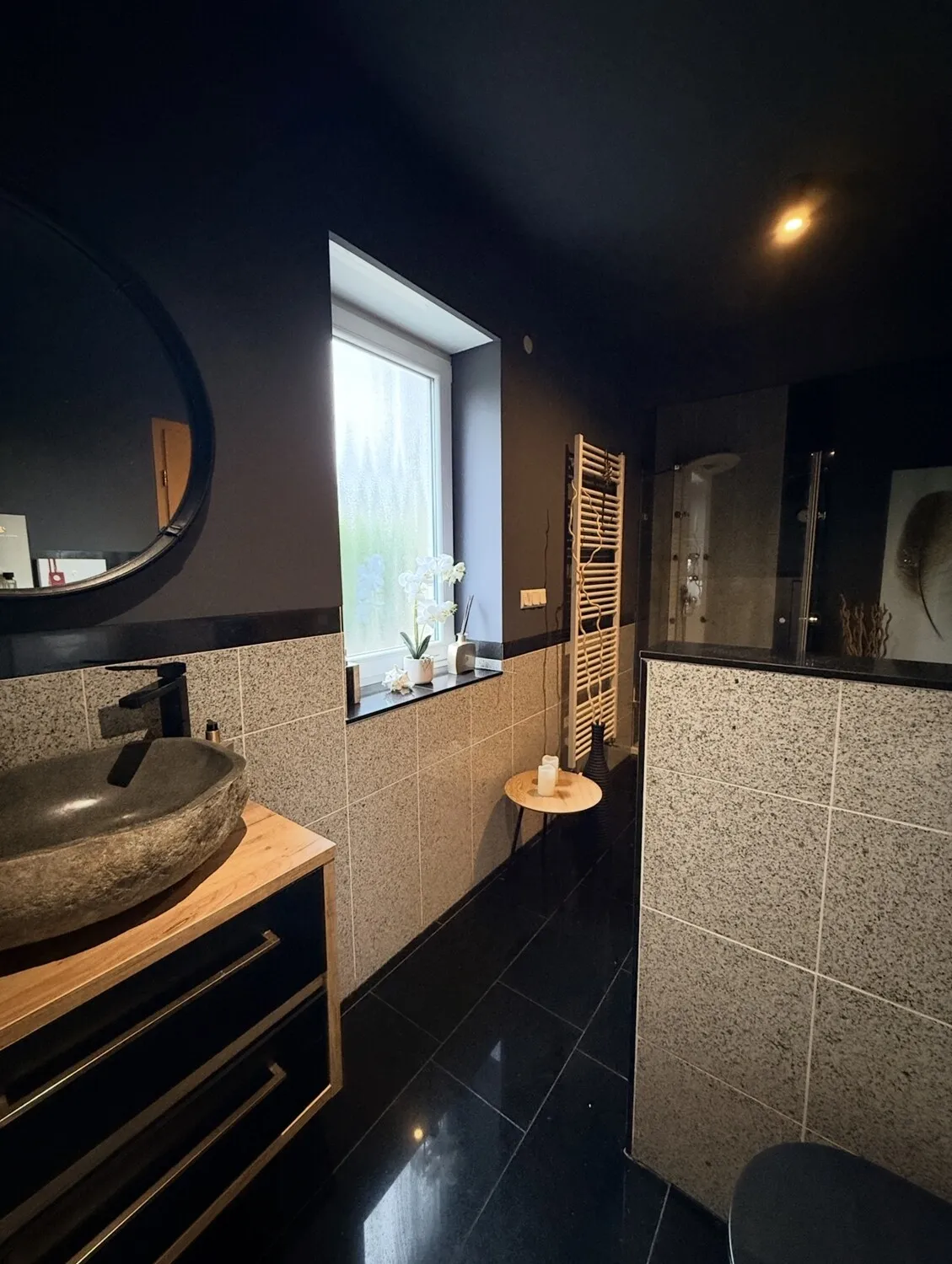 Waldbrunn. Repräsentatives Wohnen mit viel Platz für Familie und Arbeiten.